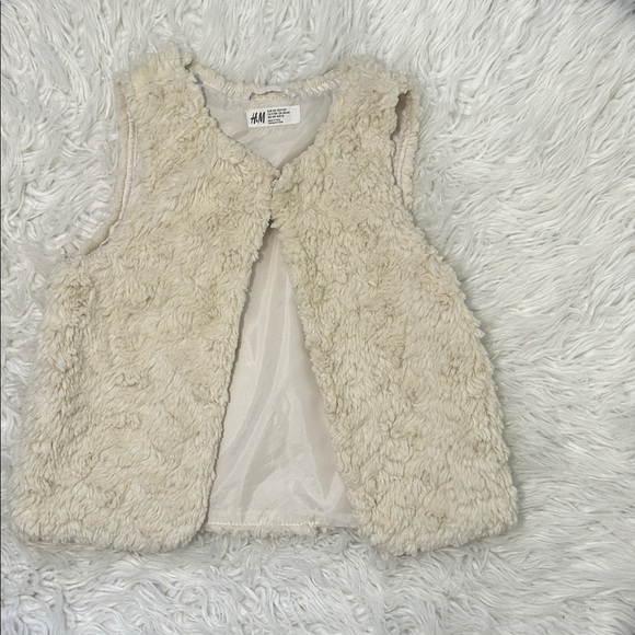 H&M Other - H&M Off-White Faux Fur Vest